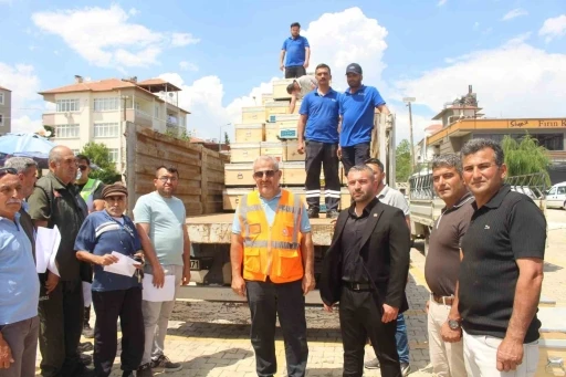 Antalya&rsquo;nın d&ouml;rt bir yanına arı kovanı desteği
