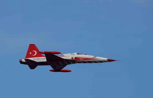 Antalya semalarında nefes kesen prova: Türk Yıldızları 23 Nisan’a hazırlanıyor
