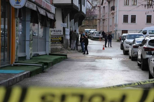 Apartmanda bulunan el bombası polisi alarma geçirdi
