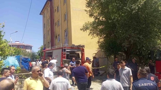 Apartmanda korkutan patlama: 1’i ağır, 5 yaralı
