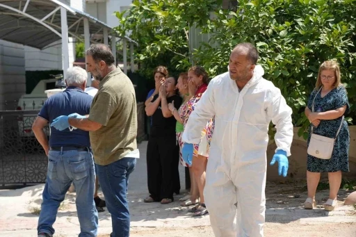 Apartmanı saran kokuyla &ouml;ld&uuml;ğ&uuml; ortaya &ccedil;ıktı

