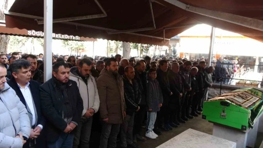 Araba almak i&ccedil;in gittiği Antalya&rsquo;da otob&uuml;s kazasında hayatını kaybeden Erdi Demirsoy toprağa verildi
