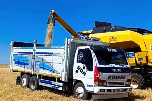 Araban’da, 2025 yılının ilk buğday hasadı yapıldı
