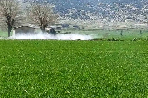Araban&rsquo;da sarı pas hastalığını &ouml;nlemek ama&ccedil;lı ila&ccedil;lı m&uuml;cadele başlatıldı
