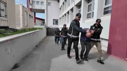 Araç kurşunlatıp 20 milyon TL haraç isteyen eski ortak ve şebekesi çökertildi: 5 tutuklama
