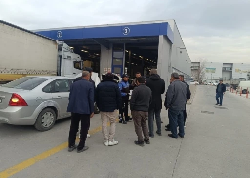 Ara&ccedil; muayene istasyonundaki vatandaşlar bilgilendirildi
