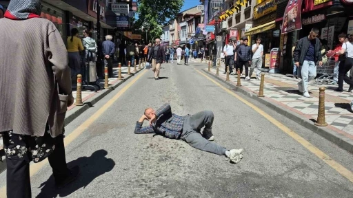 Araç trafiğine kapanan caddede ilginç görüntüler
