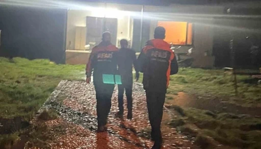 ARACI AKINTIYA KAPILAN VATANDAŞ SON ANDA KURTULDU