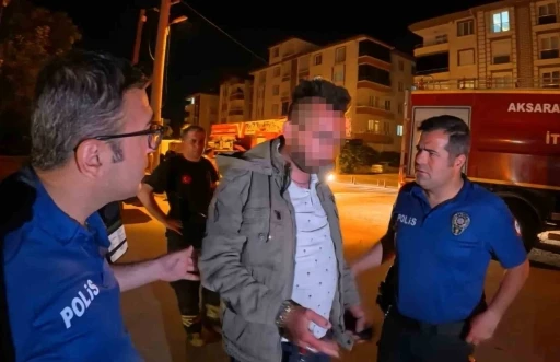 Aracı yakmak istedi, olay yerini g&ouml;zlemlerken b&ouml;yle yakalandı
