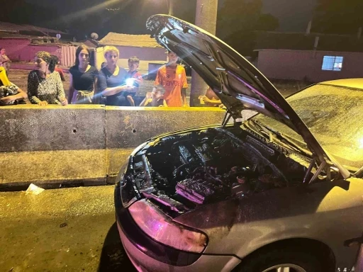 Aracı yanan sürücünün yardımına vatandaşlar koştu
