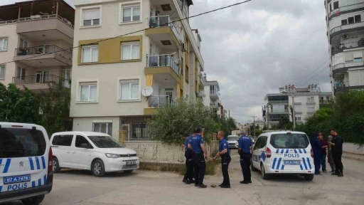Aracın anahtarını vermeyen annesine sinirlenince eve pompalı t&uuml;fekle ateş a&ccedil;tı
