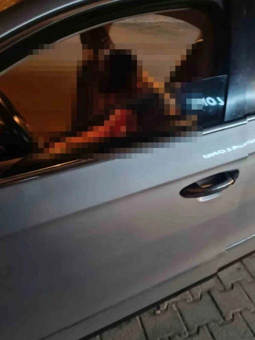 Aracını durdurarak tabancayla kendisini vurdu
