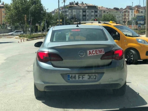 Acemi Sürücünün Çözümü Gülümsetti