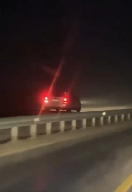 Aracıyla ters şeritte ilerleyen s&uuml;r&uuml;c&uuml; tehlike oluşturdu
