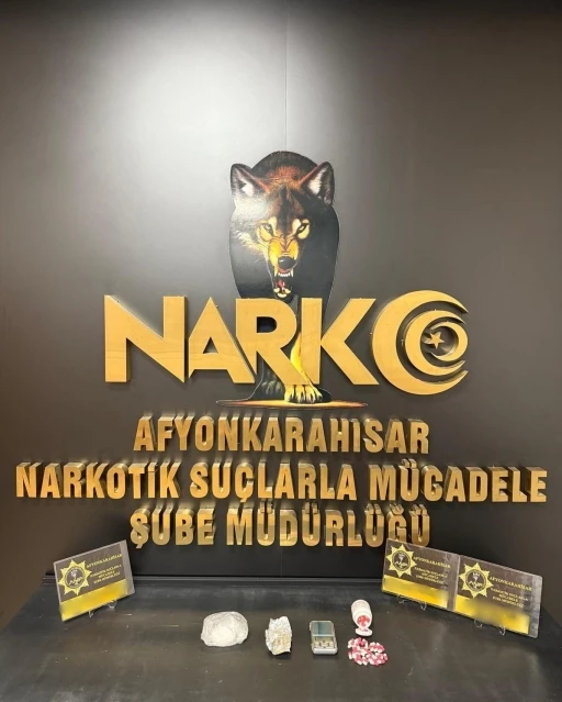 Araçta uyuşturucu ile yakalanan iki kişi gözaltına alındı
