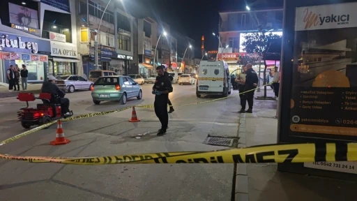 Ara&ccedil;tan inerken tabancası ateş aldı, ayağından vuruldu
