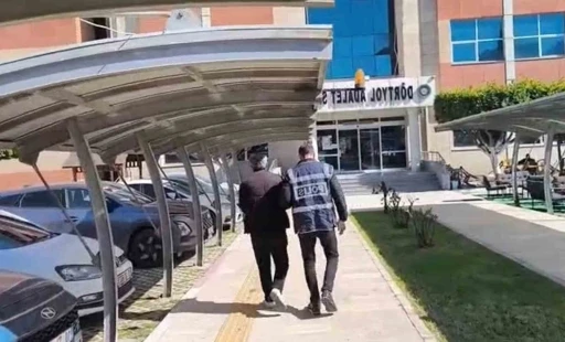 Aralarında sınır anlaşmazlığı olan komşular arasında yaşanan &rsquo;bah&ccedil;eme&lsquo; cam par&ccedil;ası attın&rsquo; kavgasında kan aktı
