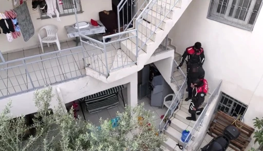 Aranan şahıslar şafak operasyonuyla yakalandı
