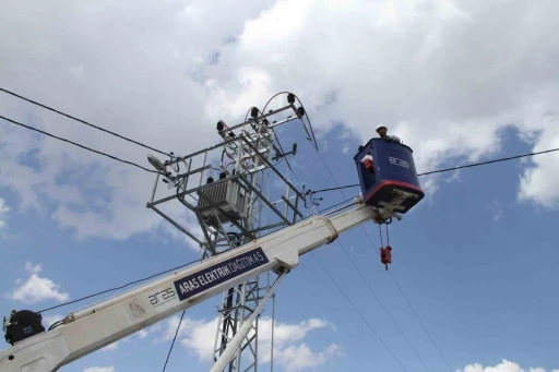 Aras EDAŞ, Patnos’ta enerji altyapısını güçlendirmeyi sürdürüyor
