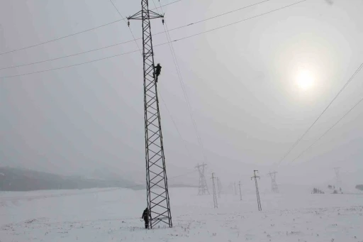 Aras Elektrik; "Bayram boyunca kesintisiz enerji i&ccedil;in sahadayız"
