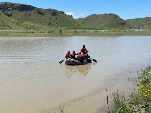 Aras Nehri&rsquo;nde kaybolan gen&ccedil; &ccedil;oban i&ccedil;in seferberlik: 4&rsquo;&uuml;nc&uuml; g&uuml;nde de iz yok
