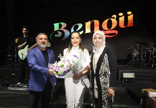 Arasta Sincan’da Bengü ve Mustafa Taş konseri
