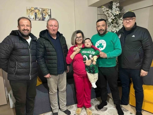 Arda G&uuml;ler&rsquo;e Buldanspor forması hediye edildi
