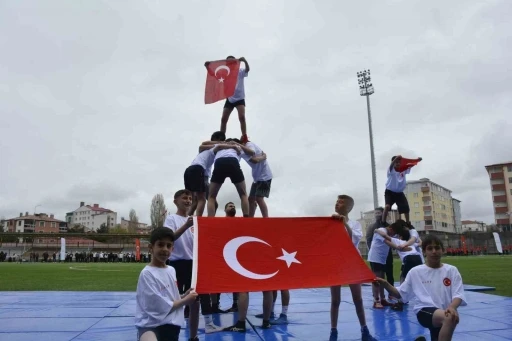Ardahan&rsquo;da 19 Mayıs coşkuyla kutlandı
