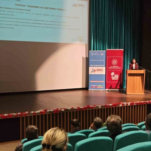 Ardahan’da çiftçilere verimli toprak eğitimi verildi
