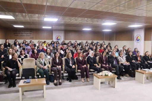Ardahan&rsquo;da Kadın Girişimciliği Zirvesine yoğun İlgi

