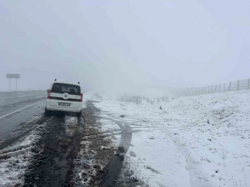 Ardahan’da karla mücadele çalışmaları başladı
