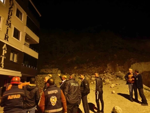 Ardanuç’ta heyelan korkuttu
