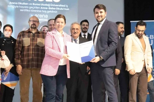 Arena Anne-Baba Okulu&rsquo;nda sertifika heyecanı
