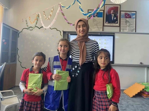 Arıcak&rsquo;ta İyilik Projesi s&uuml;r&uuml;yor
