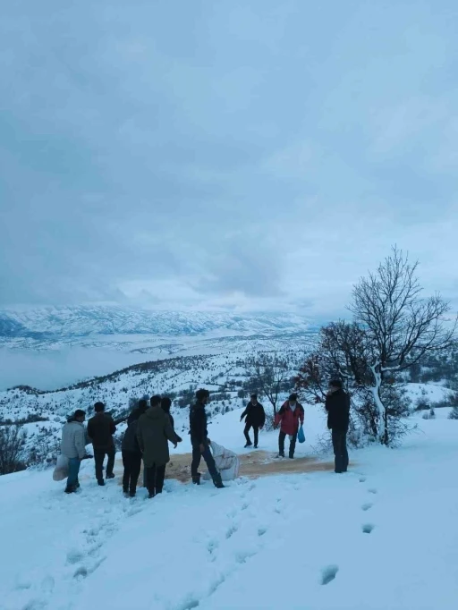 Arıcak&rsquo;ta yaban hayvanları unutulmadı
