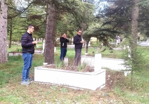Arife günü mezarlıklar doldu taştı
