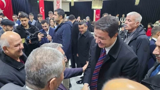 Arıkan, memleketinde bayramlaşma t&ouml;renine katıldı
