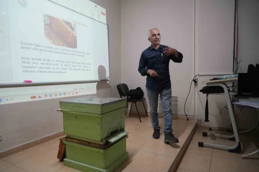 Arıyla gelen geçim kaynağı: Kursiyerler arıcılıkla yeni bir yola çıkıyor
