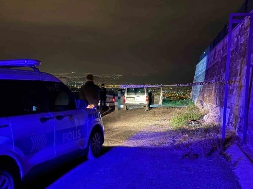 Arkadaşına mesaj attıktan sonra tepelik alanda t&uuml;fekle intihar etti

