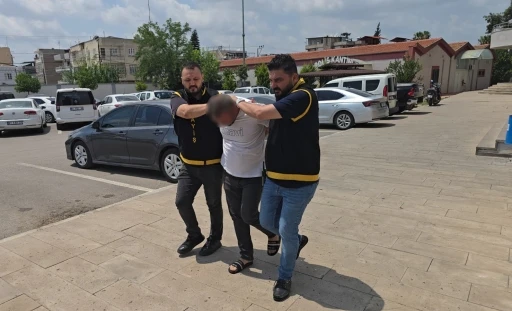 Arkadaşının 12 yaşındaki &ccedil;ocuğuna yankesicilik yaptırdı

