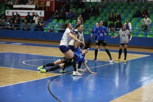 Armada Praxis Yalıkavakspor, İstanbul deplasmanından galibiyetle d&ouml;nd&uuml;
