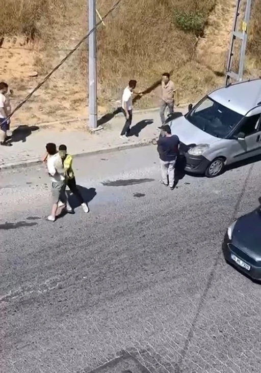 Arnavutköy’de 2 kişi arasında ilginç kavga
