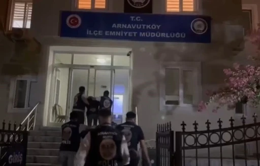 Arnavutköy’de düğün konvoyunda havaya ateş açan şüpheliler yakalandı
