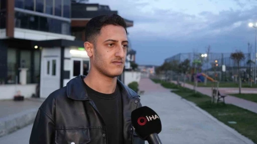 Arnavutk&ouml;y&rsquo;de kamyonun &ccedil;arptığı ara&ccedil; sahibi faciayı kıl payı atlattı
