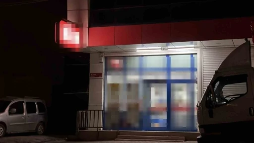 Arnavutk&ouml;y&rsquo;de zincir markete silahlı saldırı
