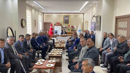 Arpa&ccedil;ay&rsquo;da değerlendirme toplantısı: Kaymakam Akk&ouml;z muhtarların taleplerini dinledi
