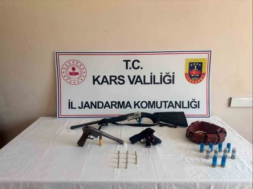 Arpaçay’da silah ve mühimmat ele geçirildi
