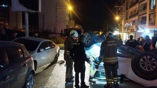 Arsuz&rsquo;da ters d&ouml;nen otomobilin s&uuml;r&uuml;c&uuml;s&uuml; yaralandı
