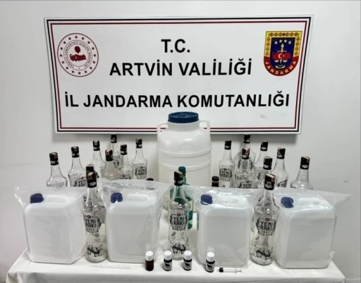 Artvin&rsquo;de ka&ccedil;ak&ccedil;ılıkla m&uuml;cadelede 11 ş&uuml;pheli yakalandı
