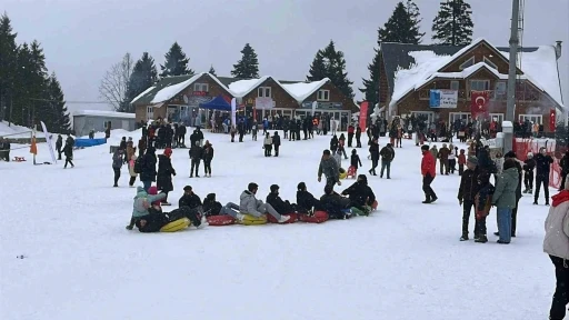 Artvin&rsquo;de kar şenliği renkli g&ouml;r&uuml;nt&uuml;lere sahne oldu
